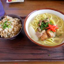 そば＆ジューシーセット900円　