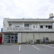 こことスーパー八重が上原地域のスーパー　ここの方が品物も多い