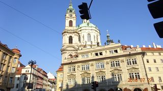 プラハ観光中に、何度もこの塔の前を通りました！