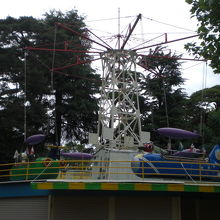 大宮公園の南には、子供のための遊園地があり、親しまれています