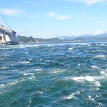 船から眺める鳴門海峡