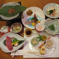 夕飯の最初の一揃、この他にローストビーフ、岩魚塩焼、デザート