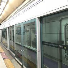 ホームドアは完備していました。素晴らしいです。