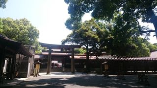 大都会らしい神社
