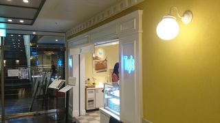 カレーとチョコレートケーキ