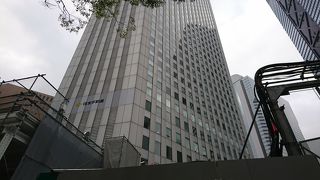 三角形の高層ビルで２０１８年８月は工事中