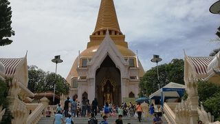 世界一高い仏塔のあるお寺