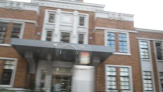 赤煉瓦のレトロな建物