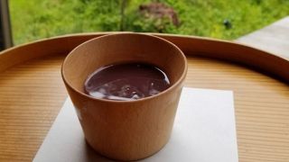 緑いっぱいのカフェ