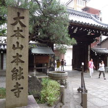 信長終焉の地として知られる