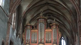 地元の子が演劇の練習していました