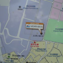 ＪＩＣＡ地球ひろばの施設は、市ヶ谷の防衛省の北側にあります