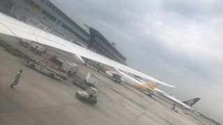 手荷物検査は、最後です。