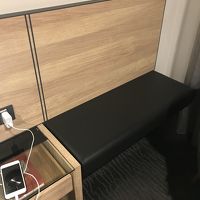 荷物を置いたり、座れるチェアがあり、便利！