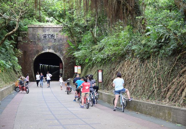 鉄道のトンネルをサイクリング用にリニューアル