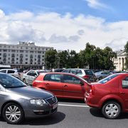 今は静かな駐車場になっている