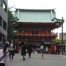 神田神社の随神門です。四神（朱雀･白虎･青龍･玄武）の門