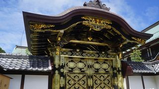 桃山風向唐破風という形式