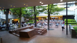 テラスの雰囲気が良い