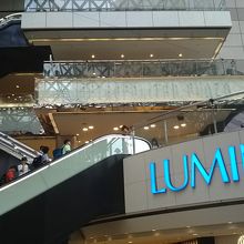 有楽町線の地下通路の西端（旧プリズムガーデン）がルミネの正面