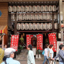商店街にあるお堂