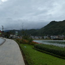 歩道があります