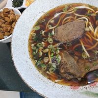 牛肉麺と魯肉飯