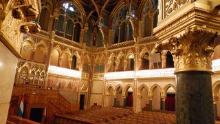 豪華絢爛、ブダペストの顔