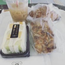 マンゴーとメロンのサンドイッチがおすすめ