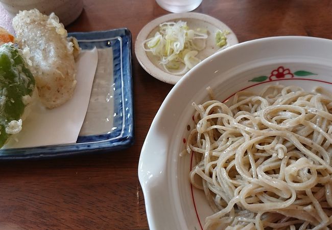 ホワイトパレスで蕎麦とコーヒー