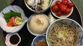 昼食休憩におすすめ。でもお盆時期は混んでいました。