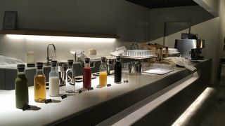 アメックスのブルーカードでも２名で利用できます