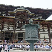 大仏殿の正面にある鐘楼