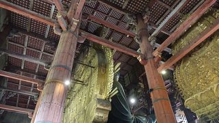 大仏殿の中には、国宝や重文がいっぱい