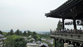 清水寺のような土台が見ごたえあり