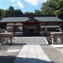 新羅神社 拝殿本殿