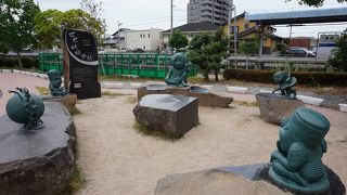 現在177体のブロンズ像があります