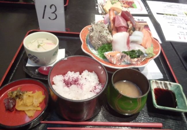 味も量も満足だけど、店員が少ない