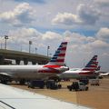 ディレイが多いので乗継には時間の余裕を持って／アメリカン航空