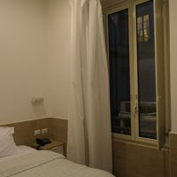 部屋は狭く、眺望は期待しない方がいい