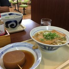 きつねうどんとおでん