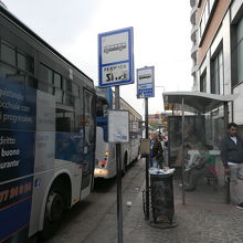 ナポリ中央駅の南にあるボメラーノ方面のバス停