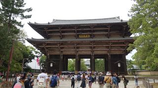 東大寺の入口にある大きな門