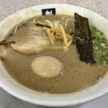 煮卵入りラーメン！