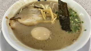 豚骨の髄まで絞り出したスープは唯一無二！！