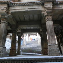 アダーラジ階段井戸