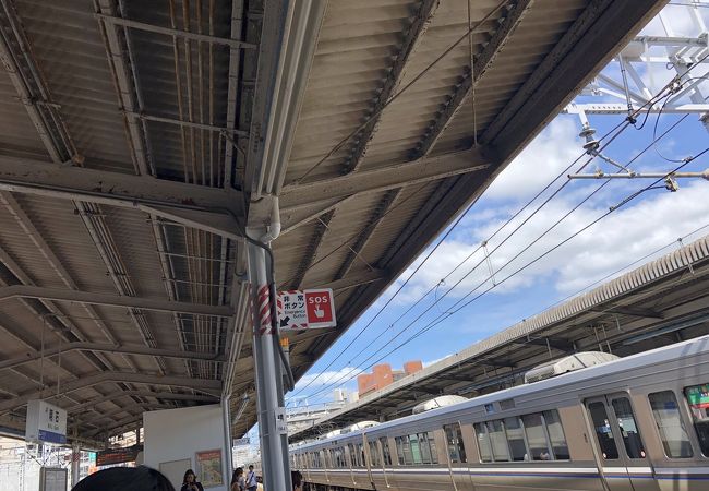 あまり騒がしくない駅です