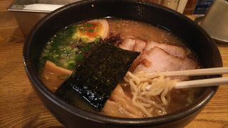 ごっつぉラーメン 鳥取店：鳥取駅近くで食べられる牛骨ラーメン
