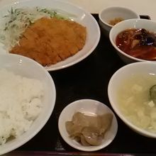 トンカツの野菜入り辣甜ソース