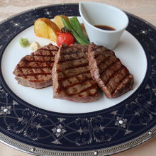 米沢牛フィレとサーロインとランプステーキの盛合せ